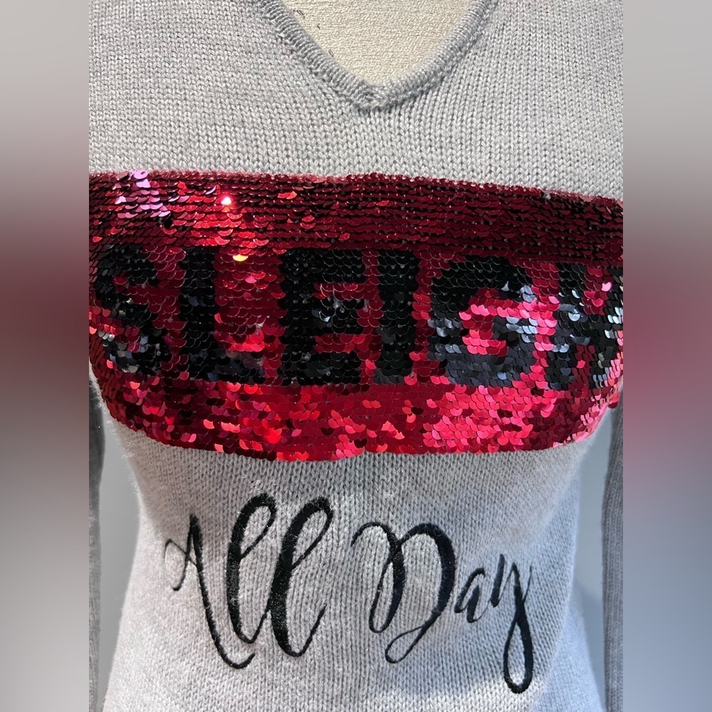NWT Double Sided Sequins sweater size S. - Picture 3 of 8